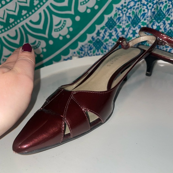 Talbot’s slingback maroon kitten adjustable heels 7.5 - Picture 4 of 7